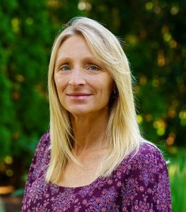 Catherine Woodward headshot
